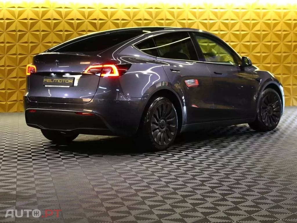 Tesla Model Y Long Range Tração Integral