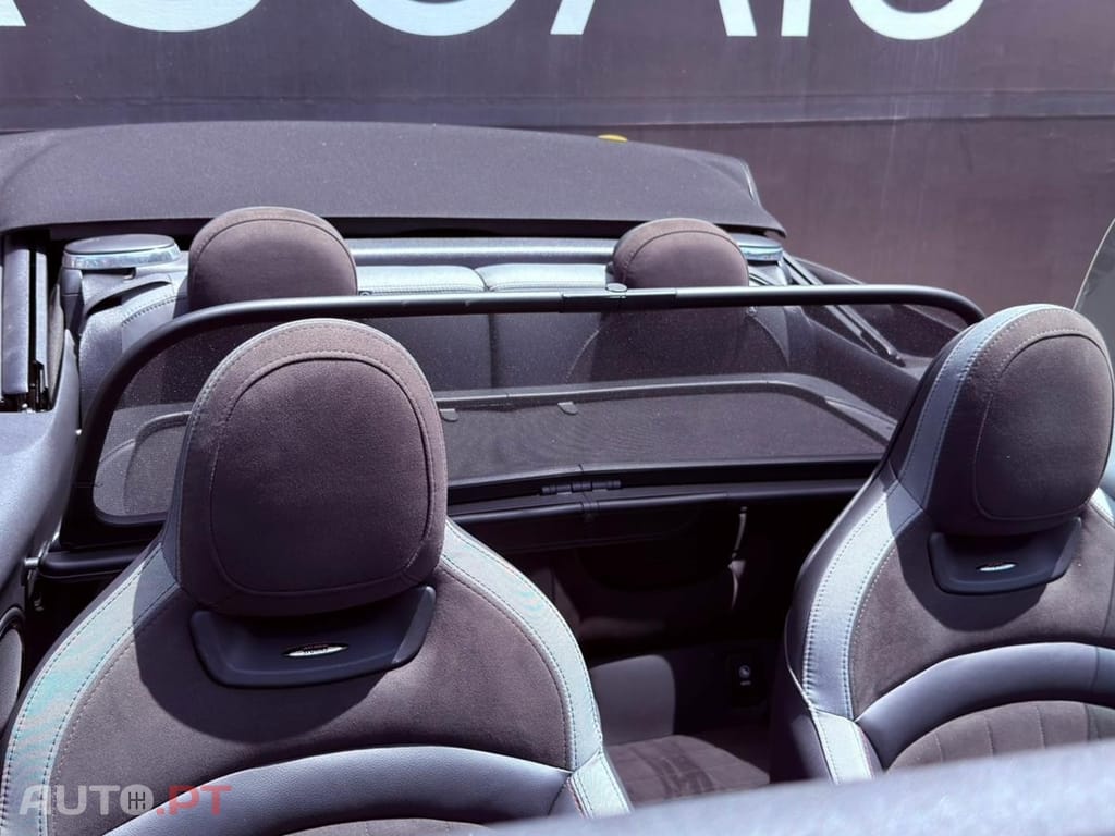 MINI Cabrio John Cooper Works Auto Desportiva