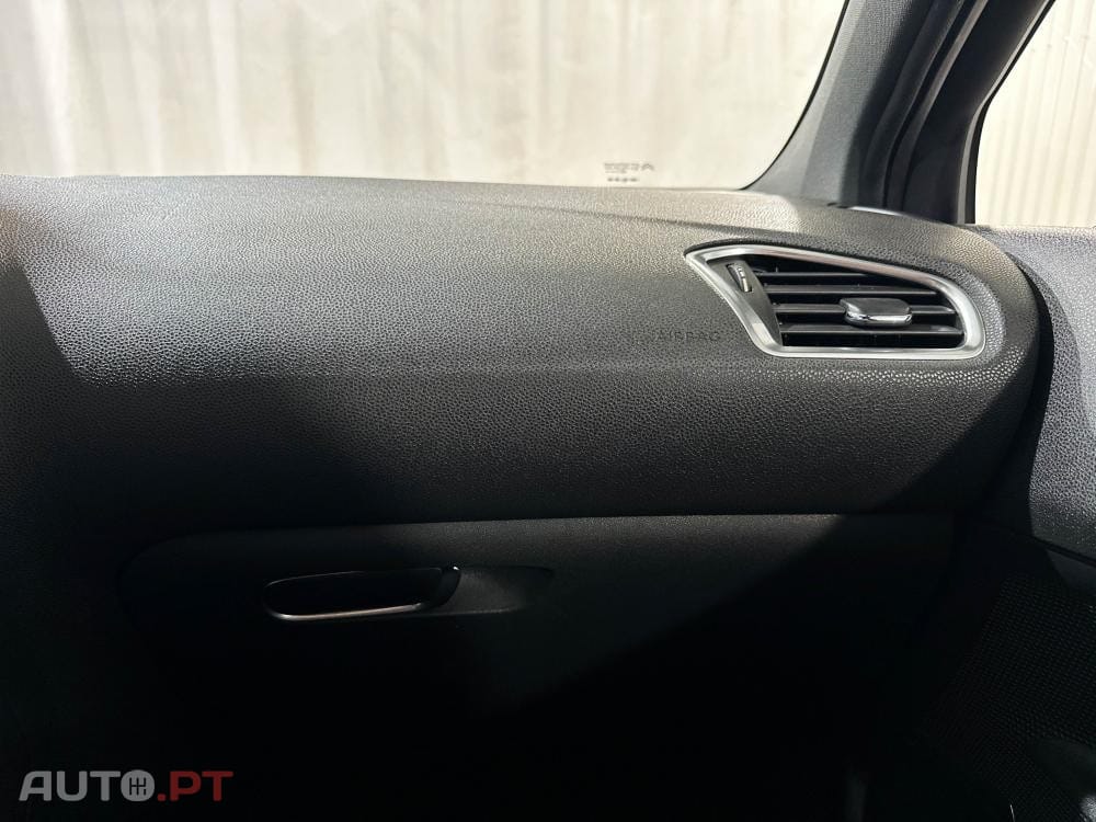 Citroen DS4 1.6 BlueHDi So Chic EAT6 J18