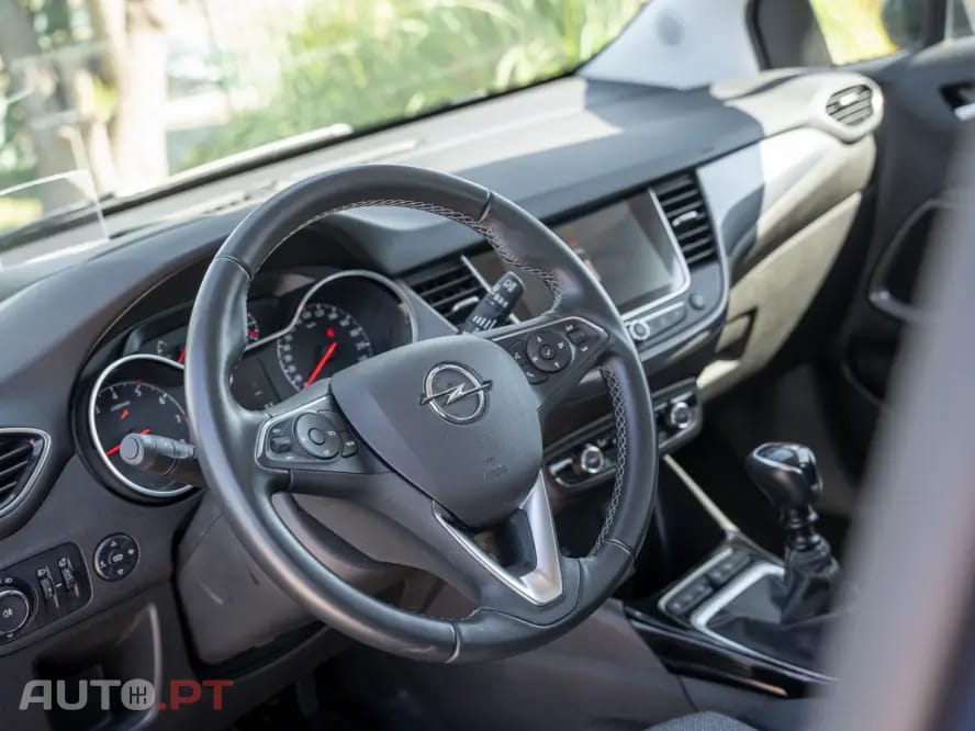 Opel Crossland 1.2 T Elegance