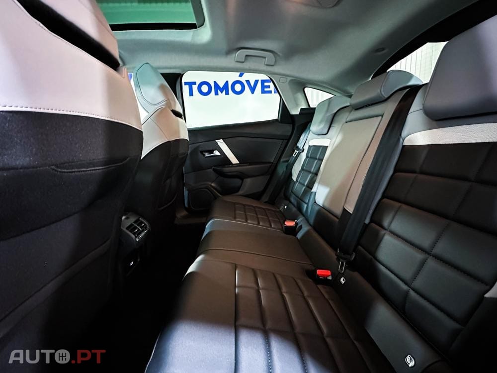 Citroen C4 PureTech 130 Stop&Start EAT8 SHINE