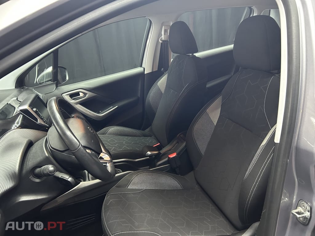 Peugeot 2008 1.2 PureTech Allure