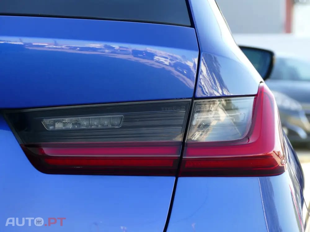 BMW 330 e Pack Desportivo M Auto