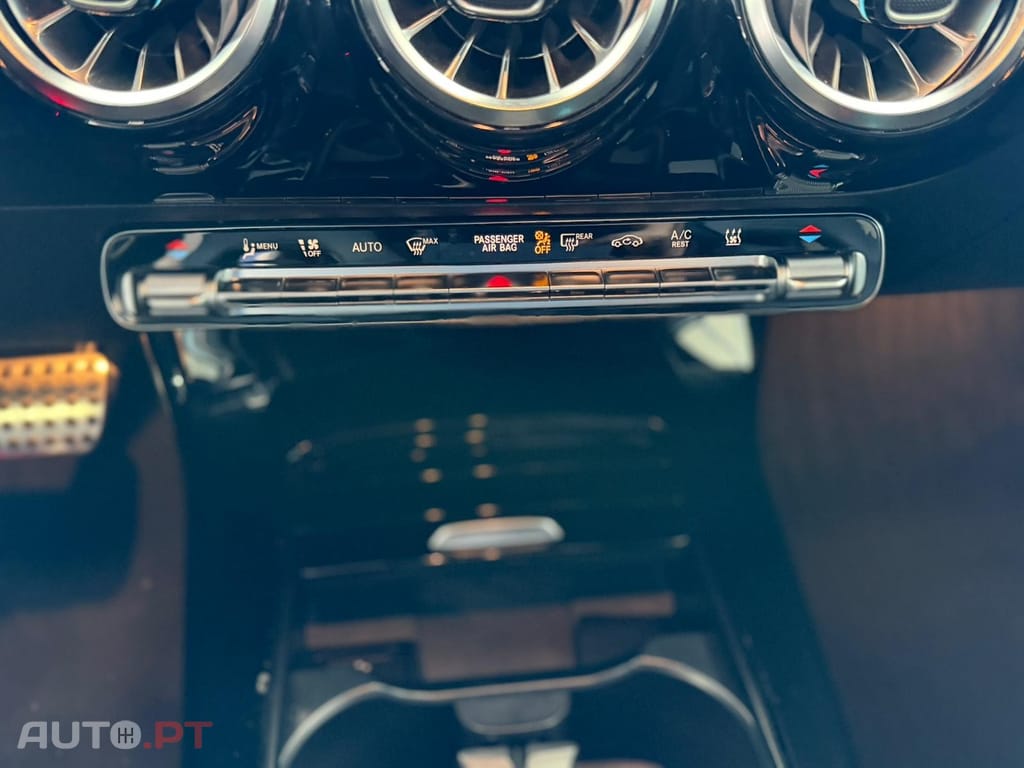 Mercedes-Benz A 250 e AMG Line