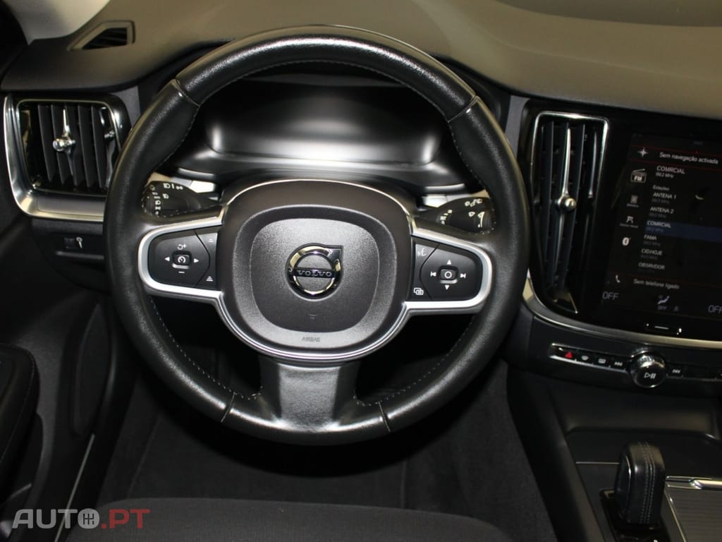 Volvo V60 2.0 B4 MOMENTUM CORE GEARTRONIC 5D I.V.A DEDUTIVEL