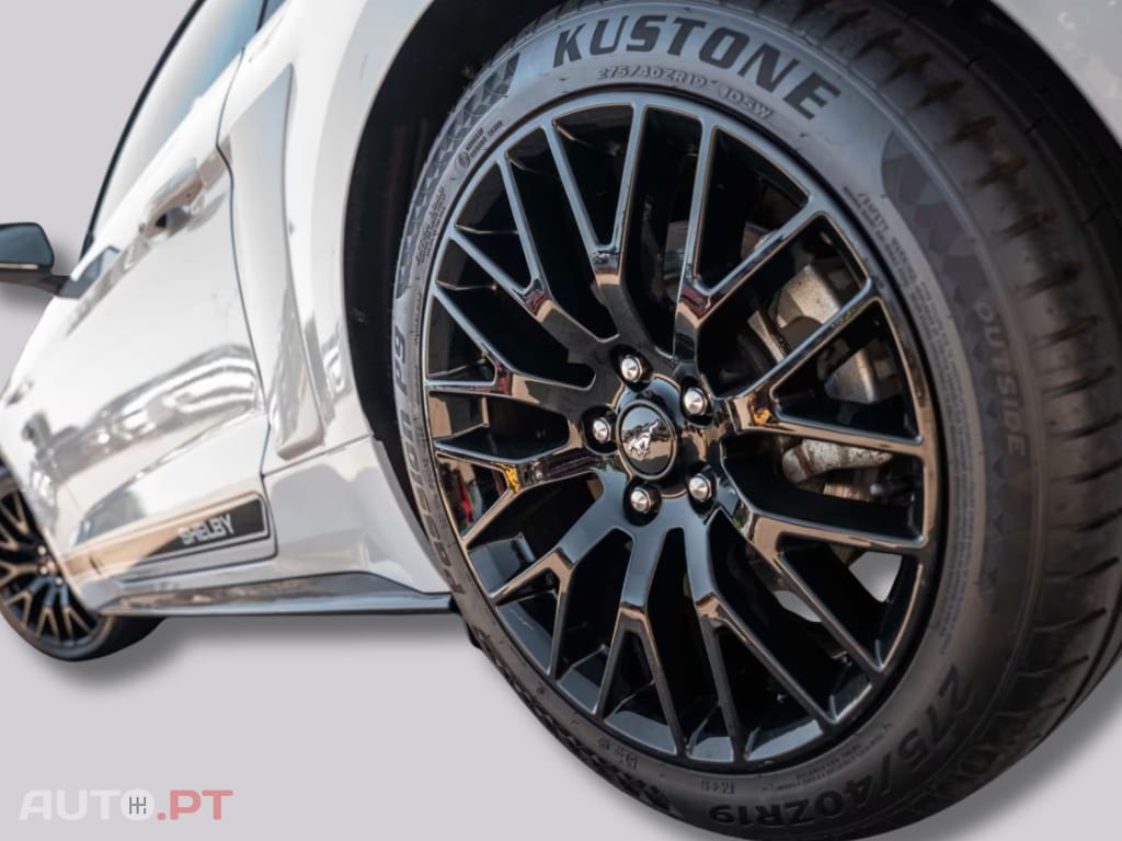 Ford Mustang 2,3 PERFORMA Premium GT 500 SHELBY 
