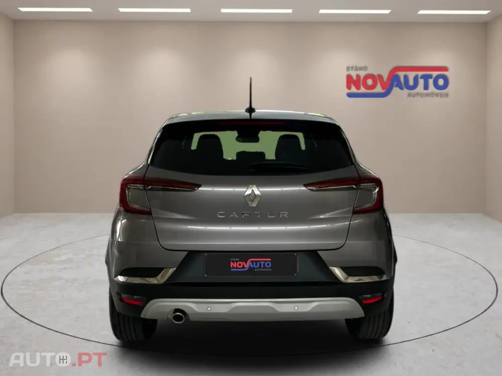 Renault Captur 1.0 TCe Techno — fotografia 4