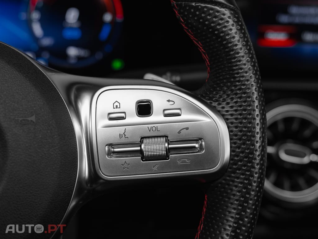 Mercedes-Benz CLA 250 e Shooting Brake AMG Line