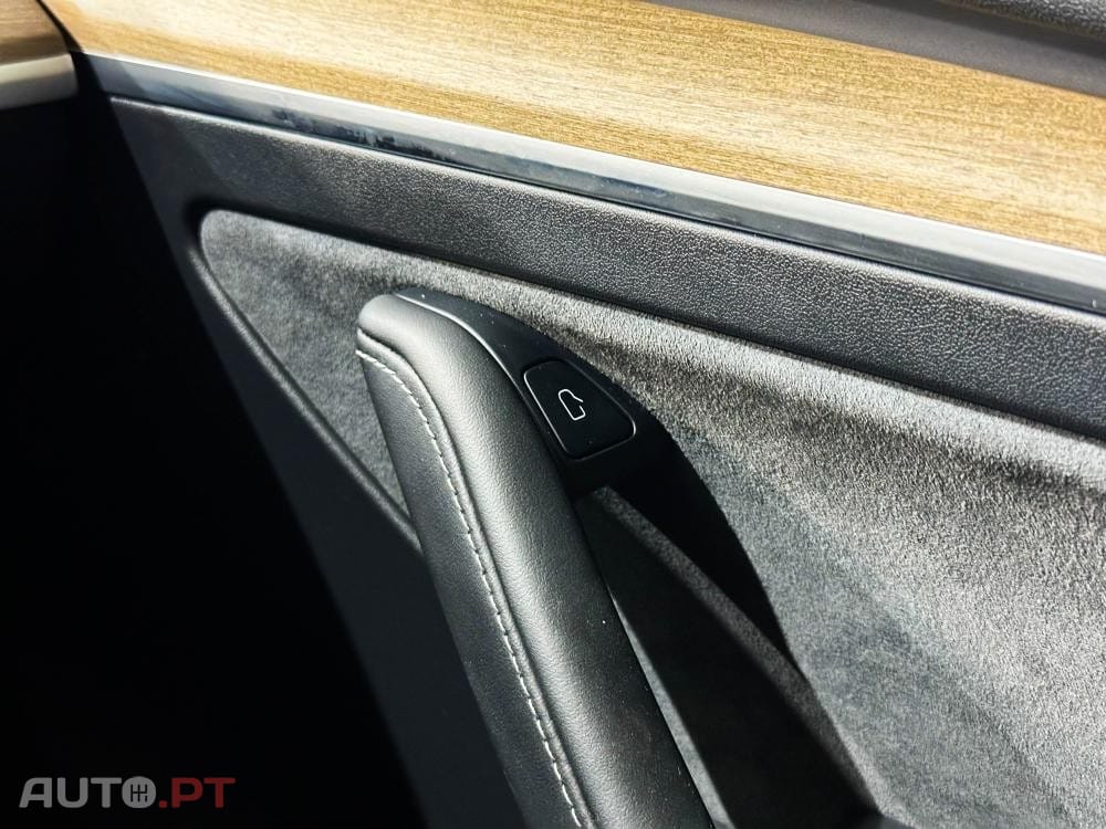 Tesla Model Y Long Range Dual Motor AWD