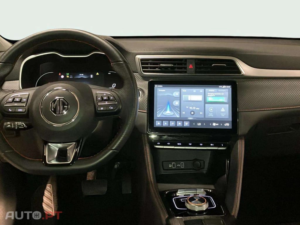 MG ZS EV 72.6 kWh Luxury OBC 11 KW