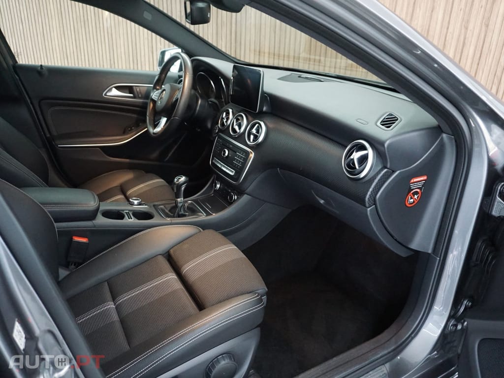 Mercedes-Benz A 180 (BlueEFFICIENCY) AMG Sport