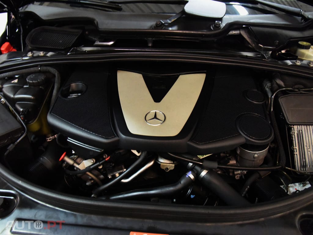 Mercedes-Benz R 320 CDi 4-Matic