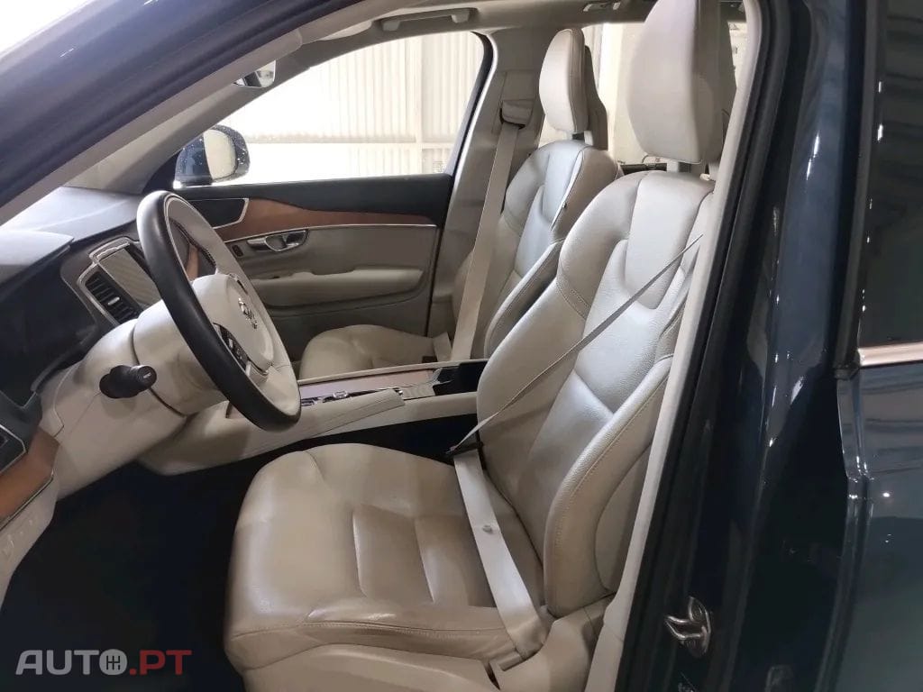 Volvo XC90 2.0 T8 PHEV Inscription Expression AWD