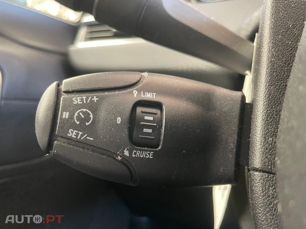 Peugeot 2008 1.2 PureTech Allure