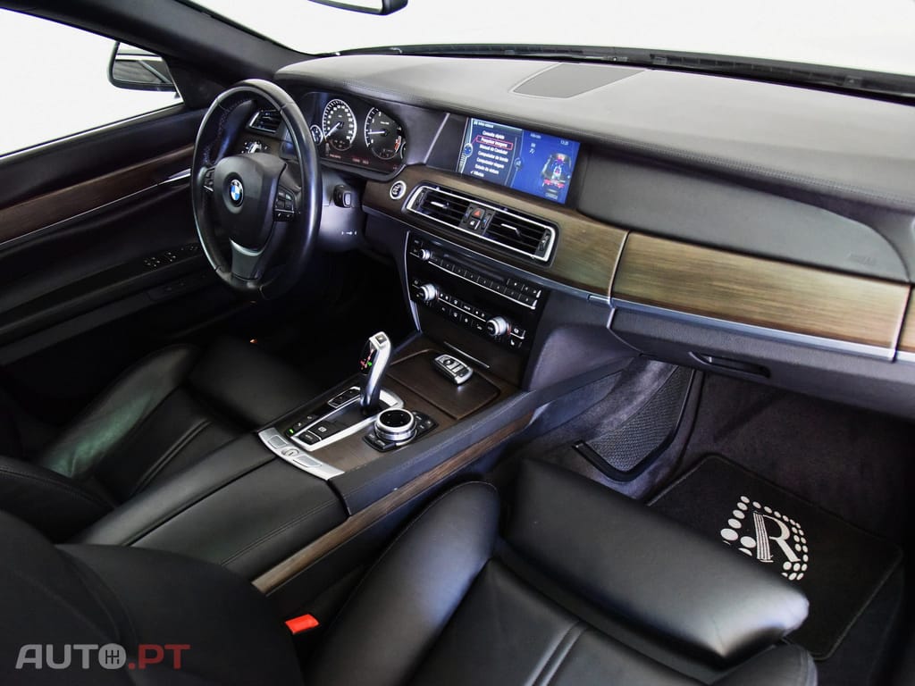 BMW ActiveHybrid 7 V8 HYBRID
