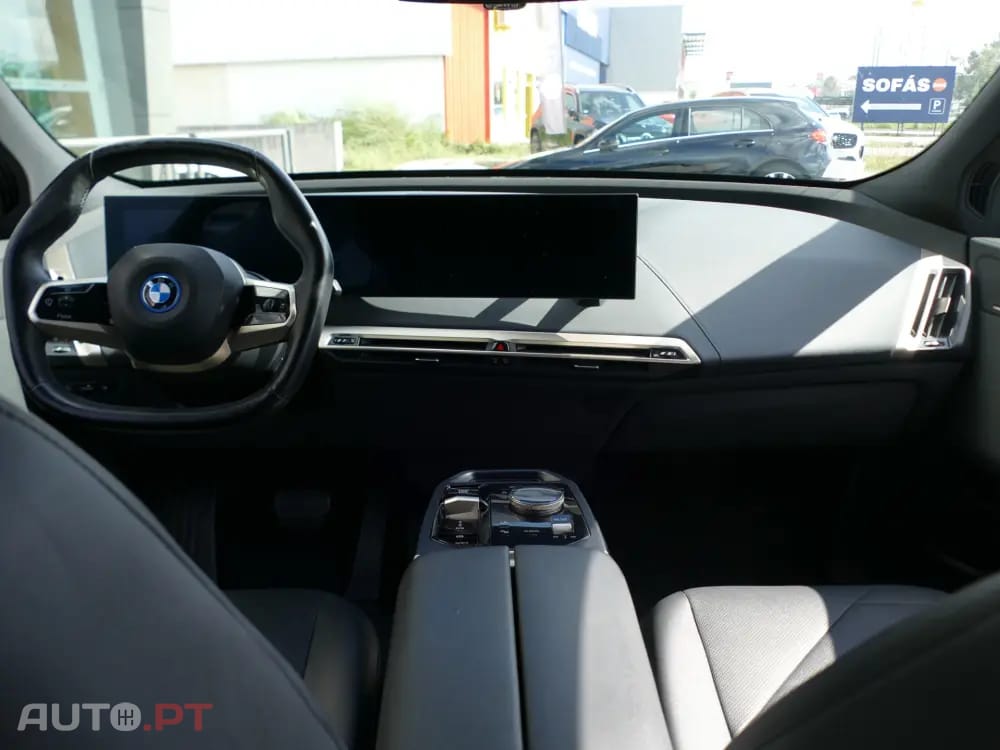 BMW iX xDrive 40 Pack Desportivo