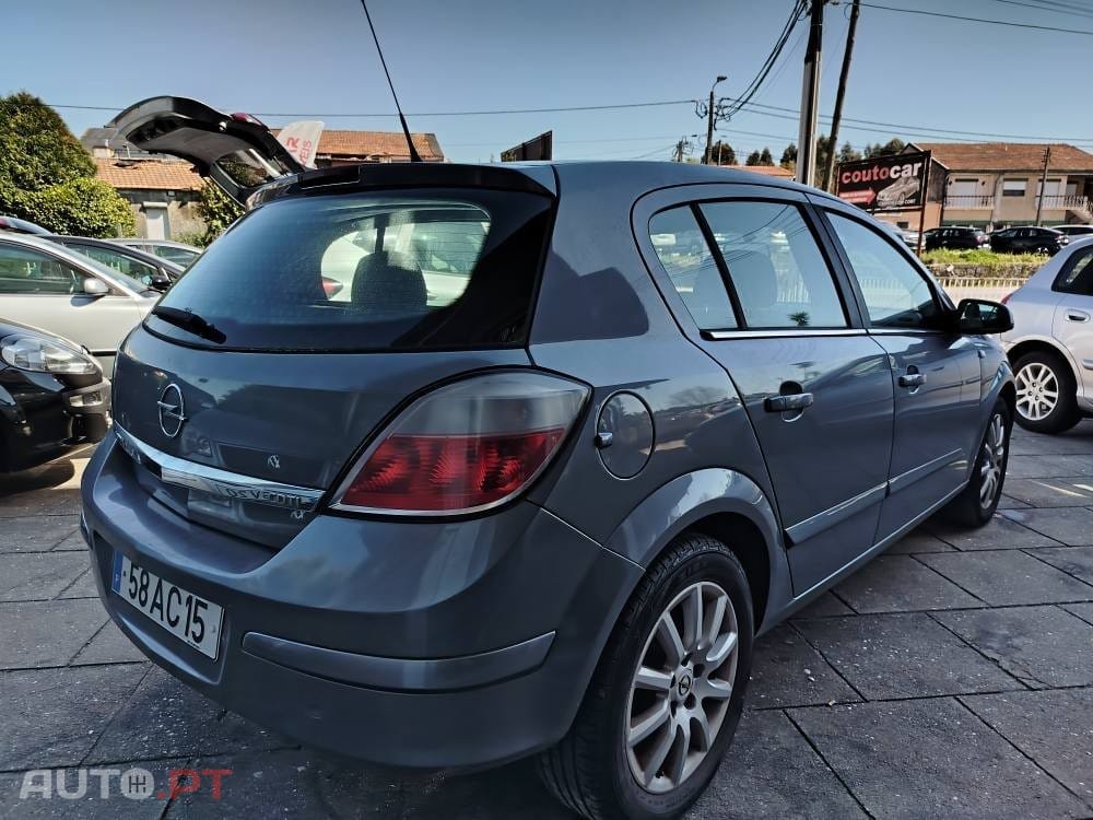 Opel Astra 1.3 CDTi Elegance