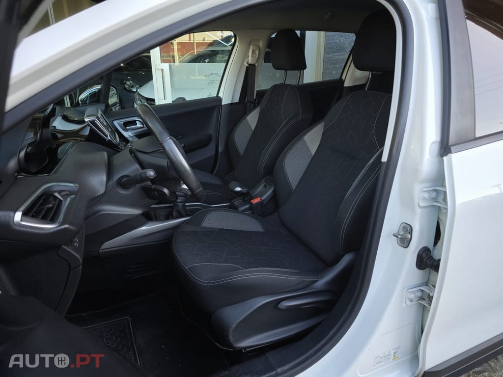 Peugeot 2008 1.2 PureTech Active