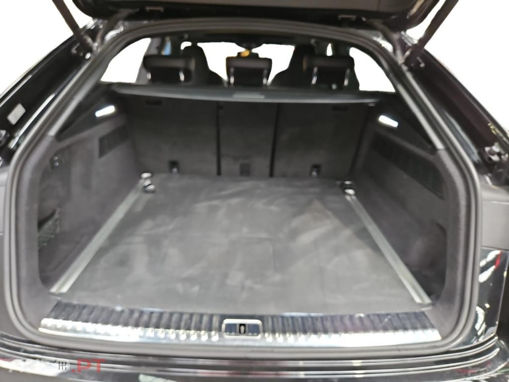 Audi Q8 60 TFSIe quattro Competition Tiptronic