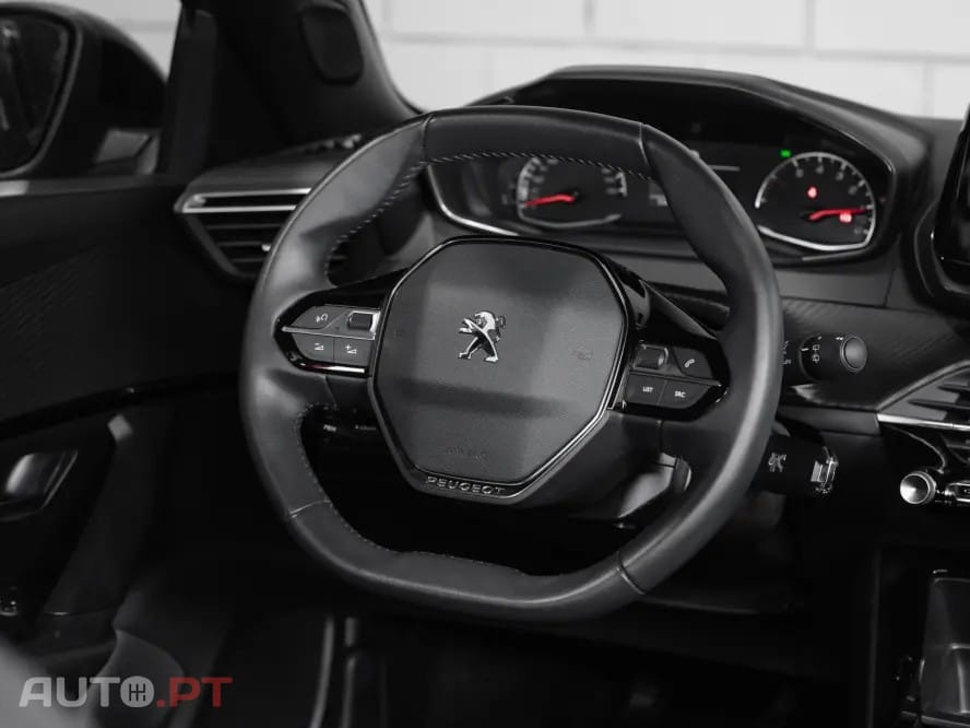 Peugeot 2008 1.2 PureTech Active Pack