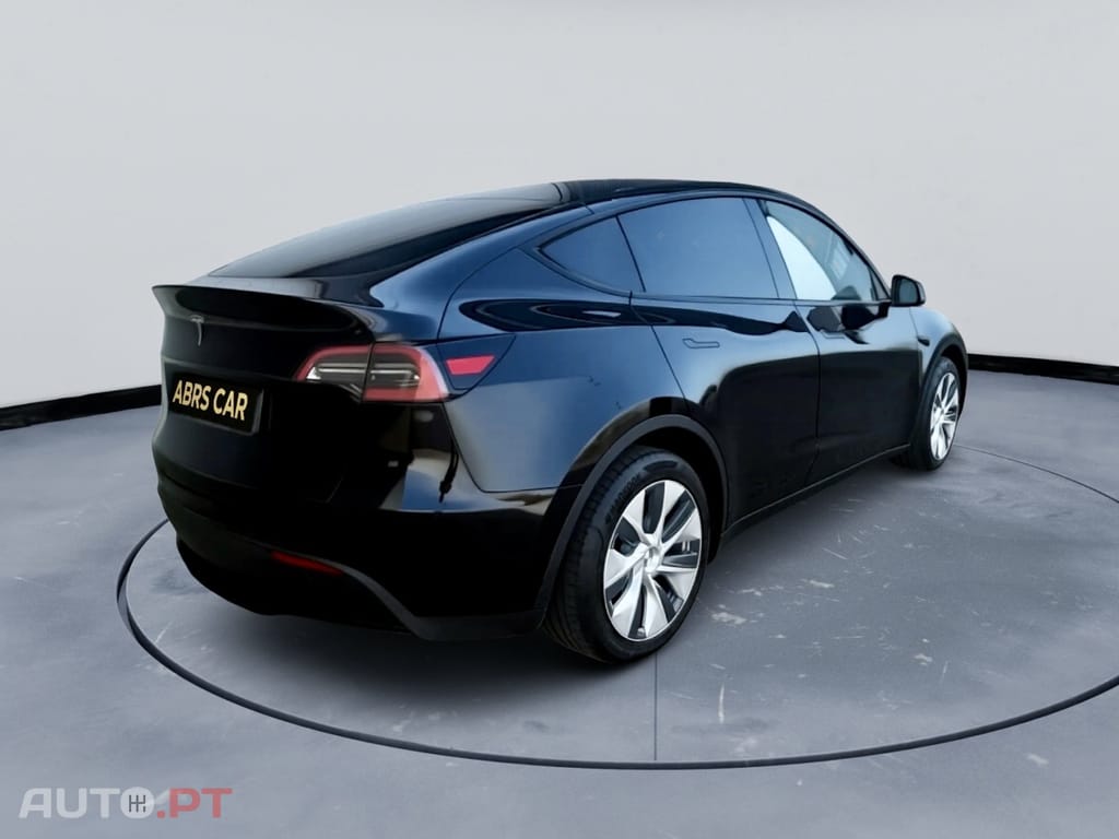 Tesla Model Y RWD