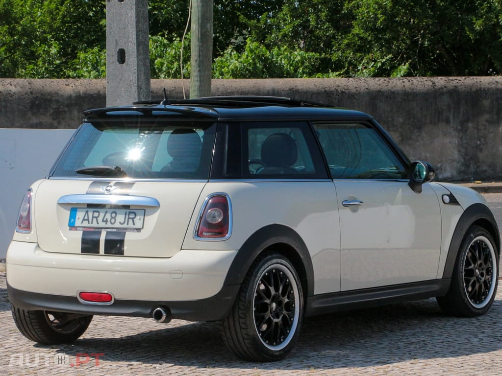MINI Cooper Cooper D