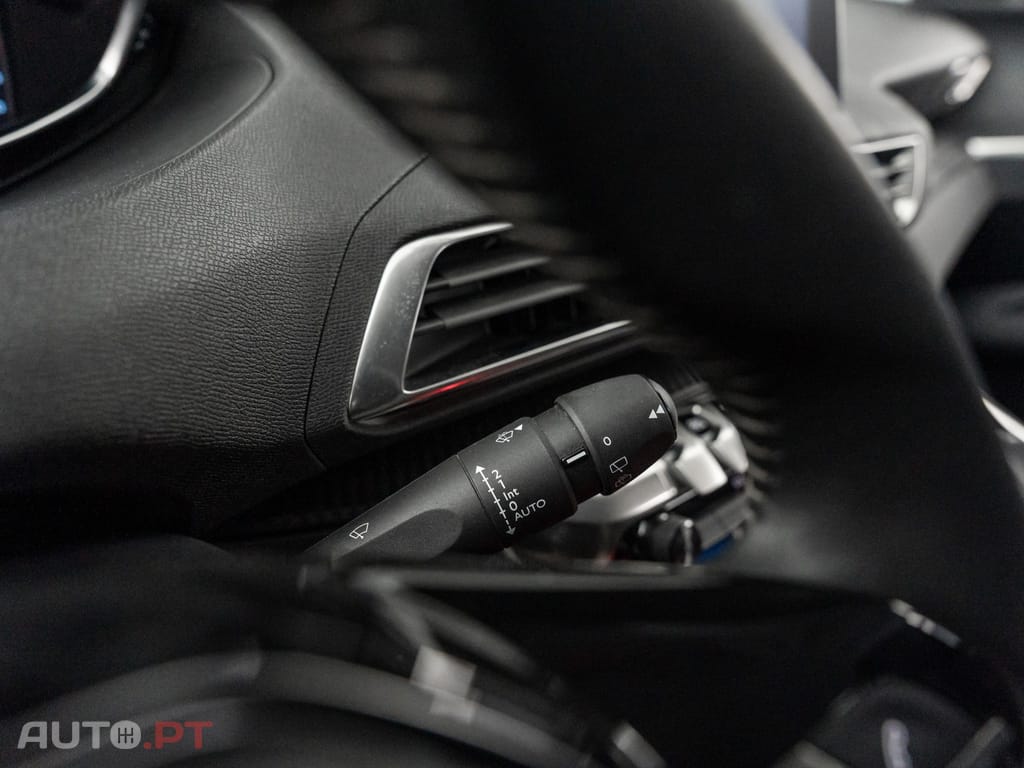Peugeot 3008 1.5 BlueHDi Active