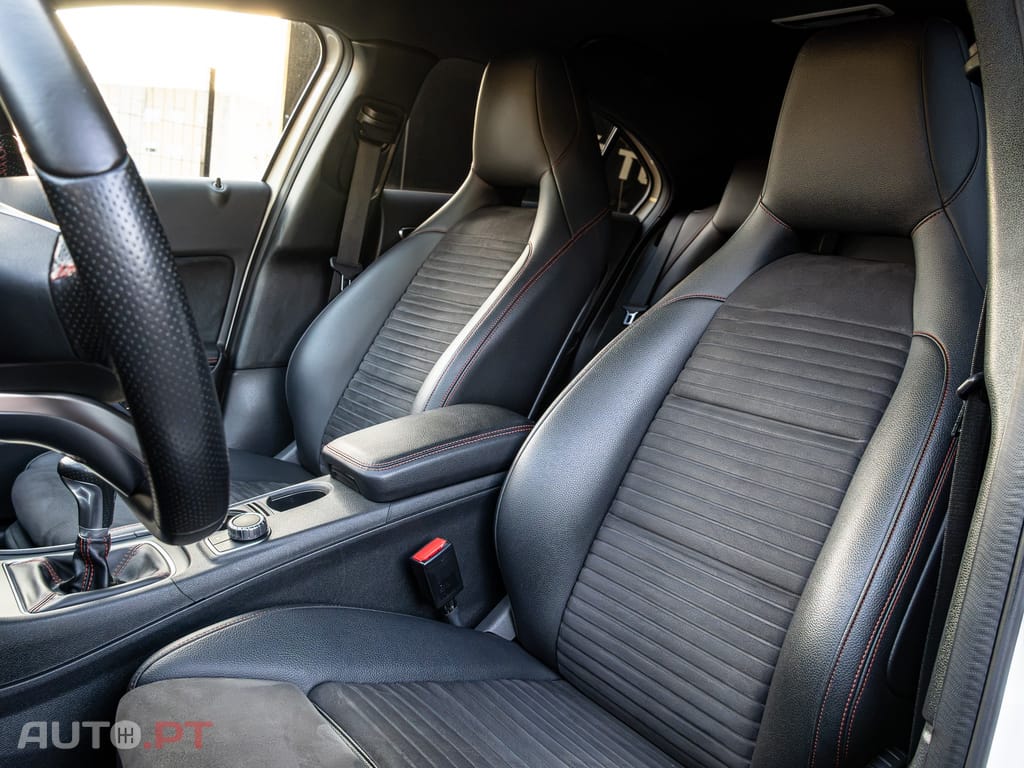 Mercedes-Benz A 180 d AMG Line
