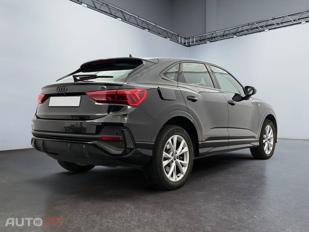 Audi Q3 45 TFSIe S line S tronic