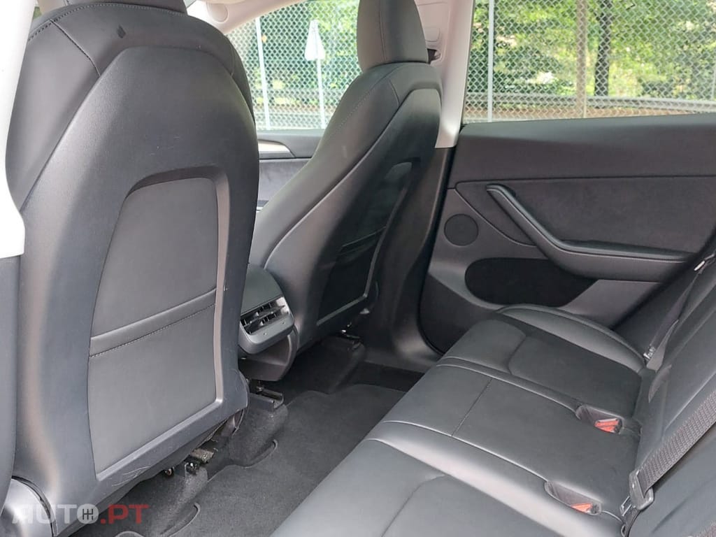 Tesla Model Y Standard