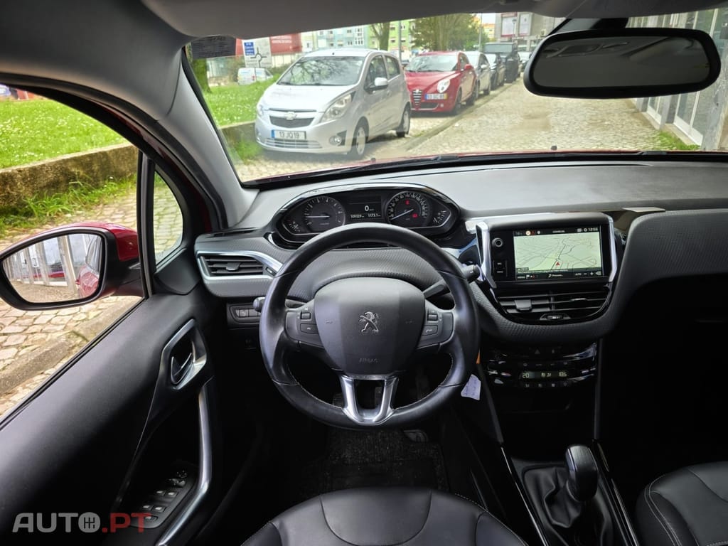 Peugeot 2008 1.2 PureTech Allure