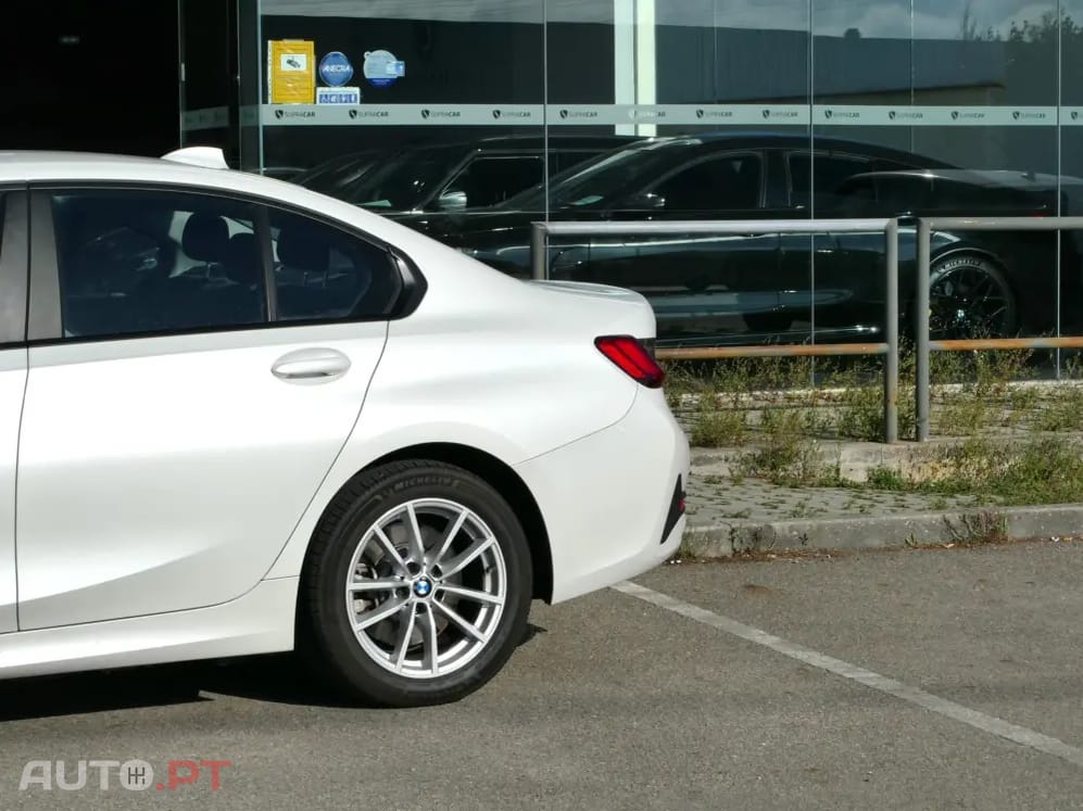 BMW 330 e iPerformance Advantage