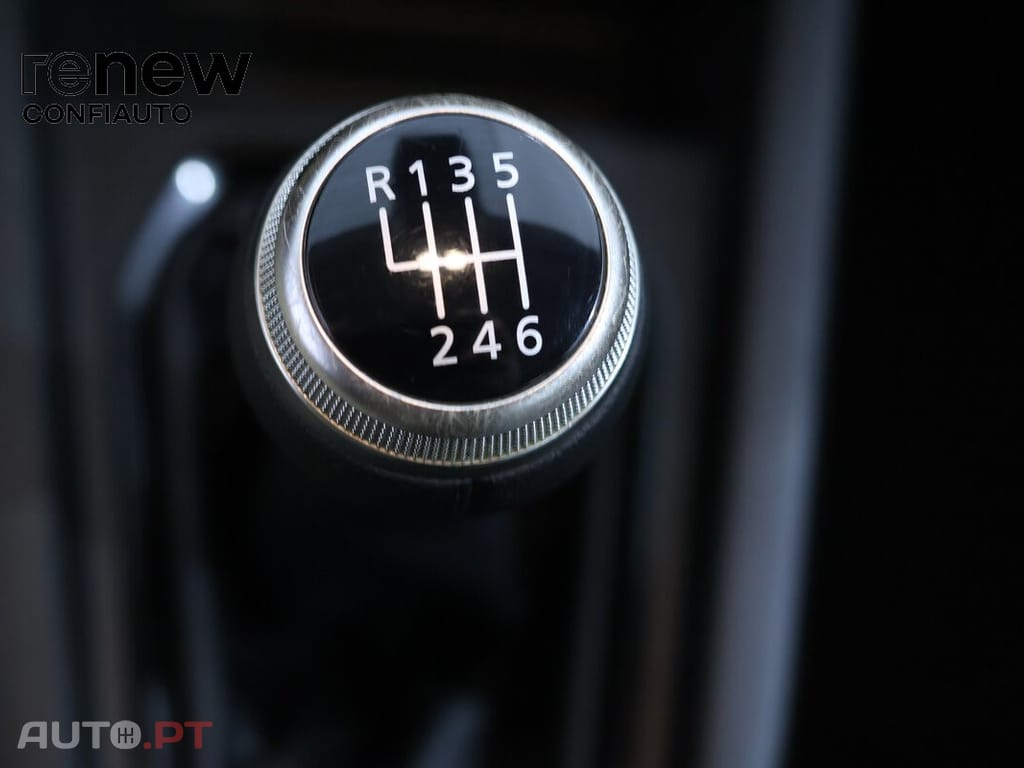 Renault Clio 1.0 Tce Evolution — fotografia 15