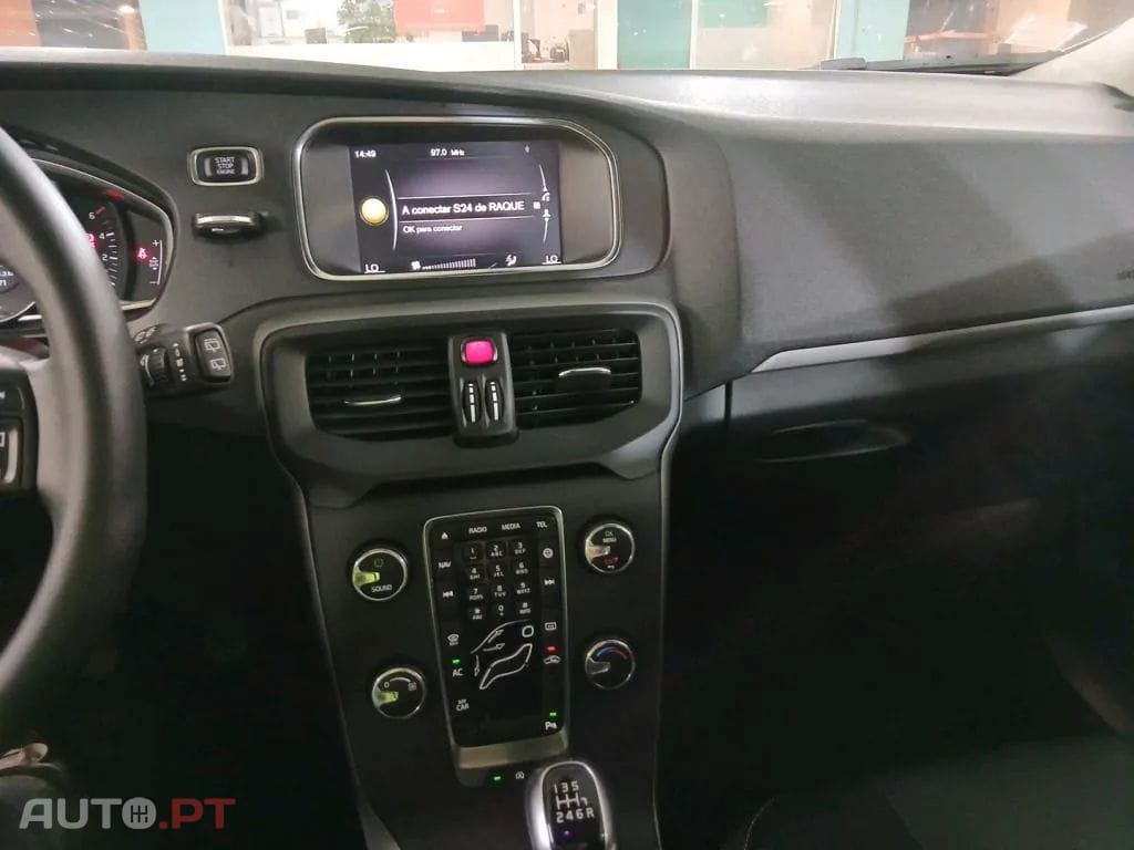 Volvo V40 2.0 D3 Momentum