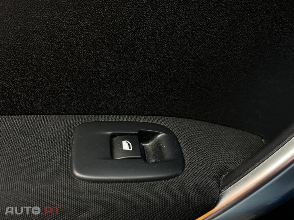Peugeot 2008  1.2 PureTech Allure CROSSWAY
