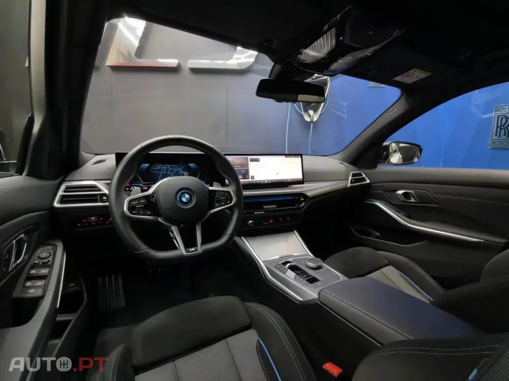BMW 330 e Pack Desportivo M Pro Auto