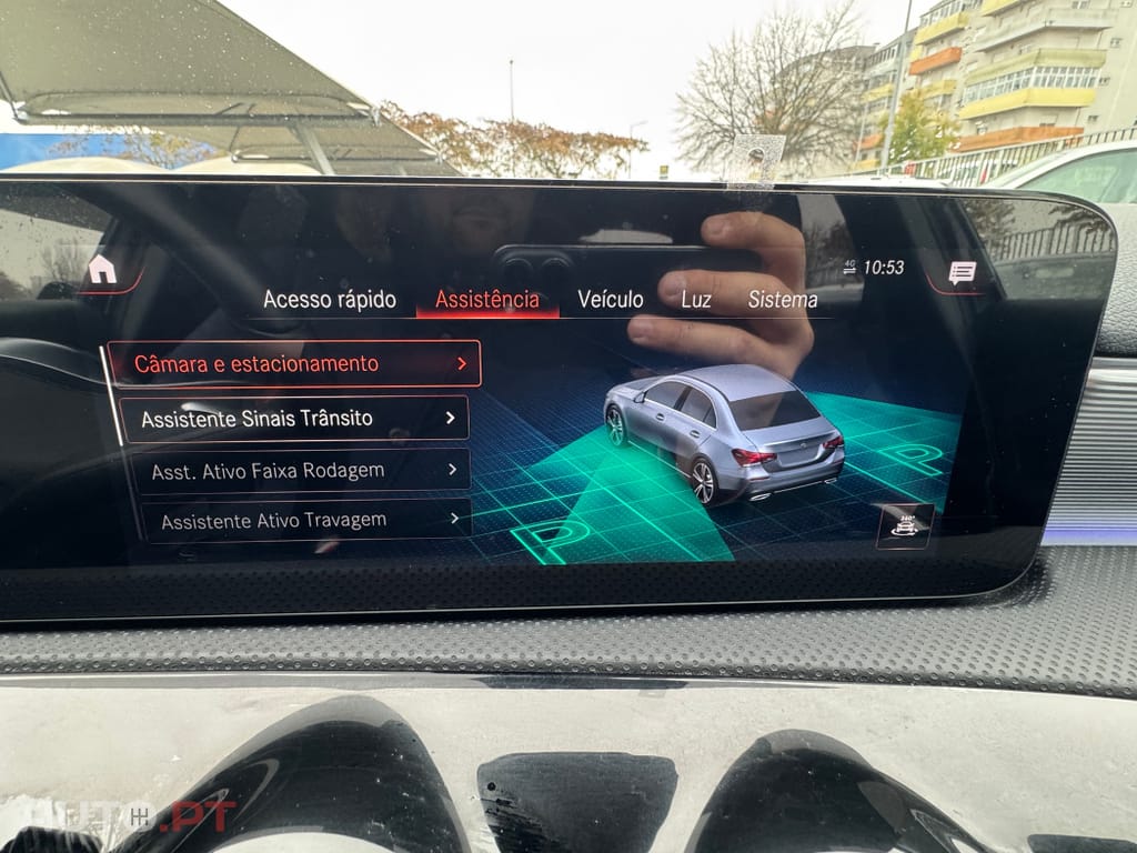 Mercedes-Benz A 250 e AMG Line