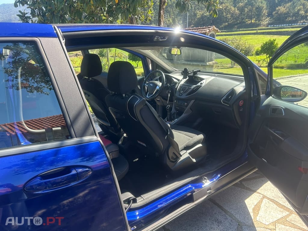 Ford B-Max 1.0 ECOBOST — fotografia 2