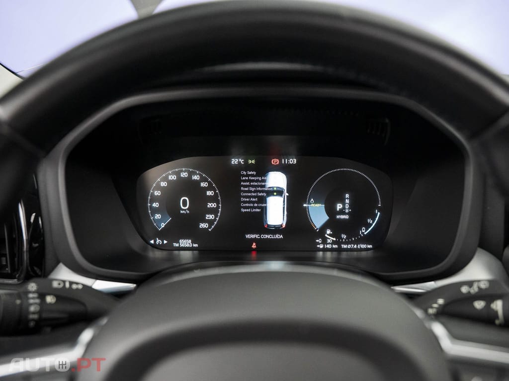 Volvo XC60 2.0 T8 PHEV Momentum Plus AWD