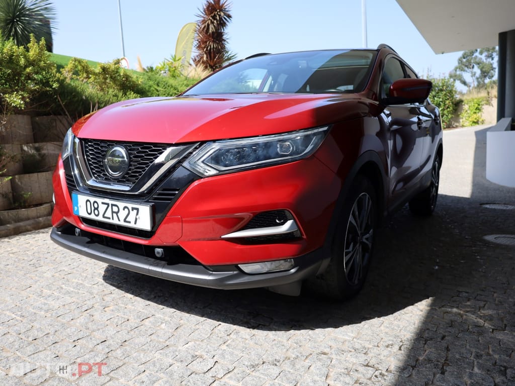 Nissan Qashqai 1.3 DIG-T N-Connecta J18 Led