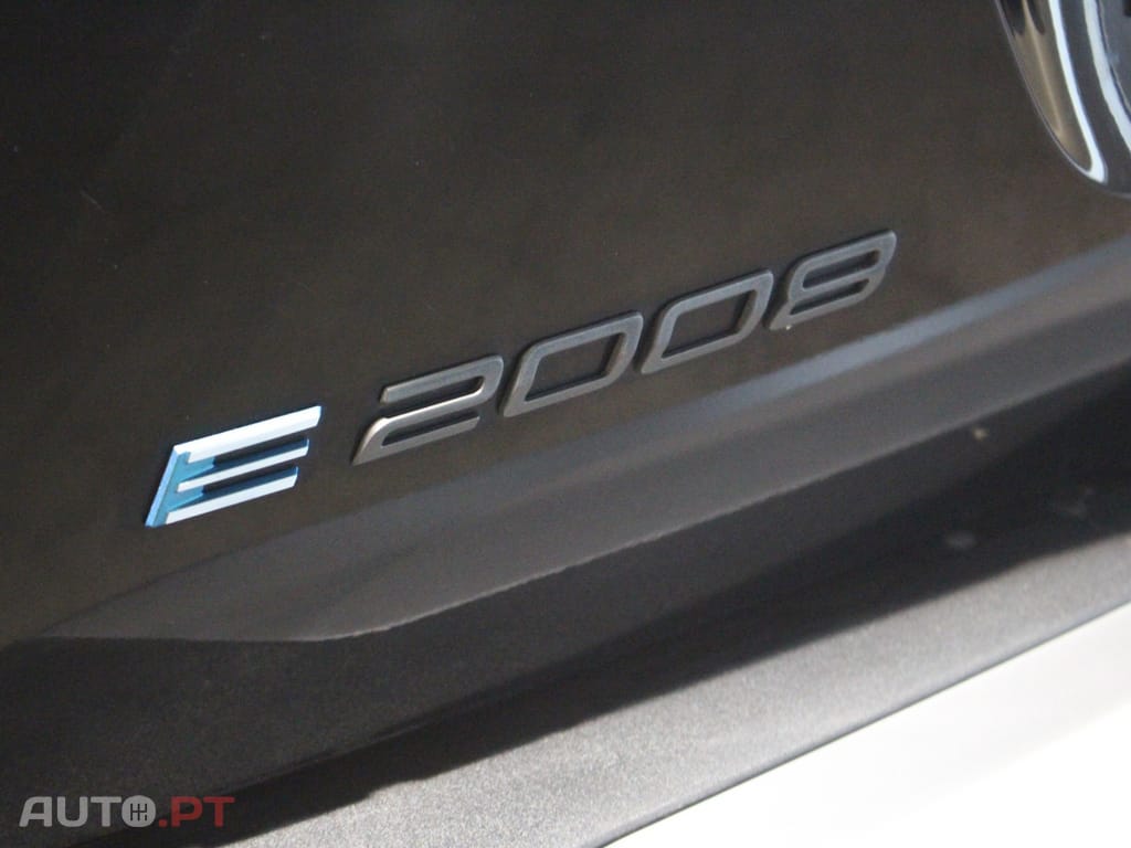 Peugeot E-2008 50 kWh GT
