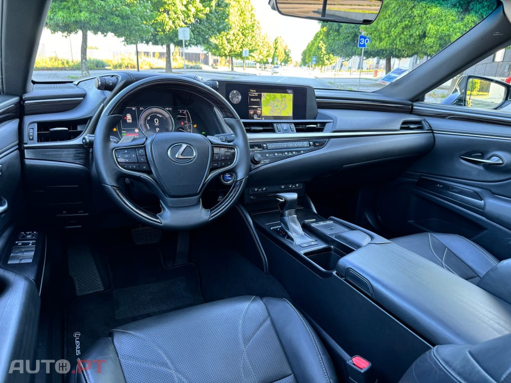 Lexus ES Executive+