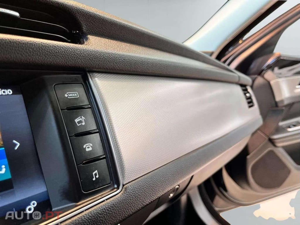 Jaguar XF 2.0d PRESTIGE