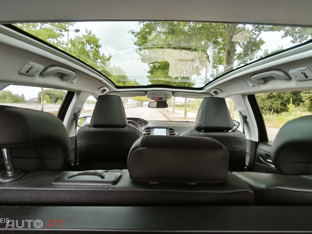 Peugeot 308 1.6 e-HDi Allure J17