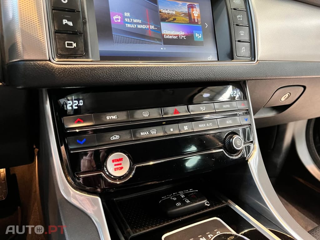 Jaguar XF 2.0d PRESTIGE