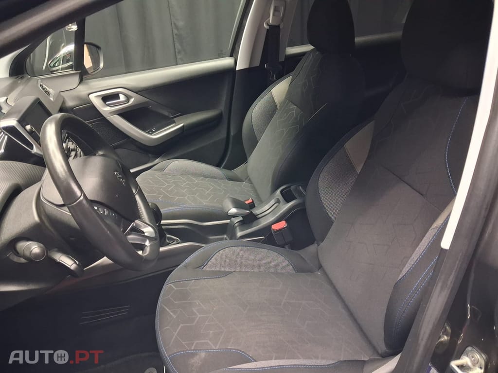 Peugeot 2008 1.2 PureTech Style