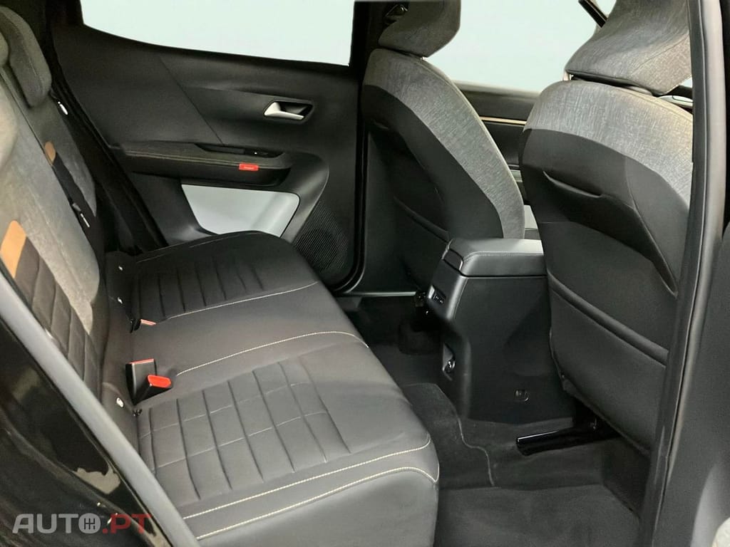 Citroen C3 Aircross 1.2 Hybrid Plus e-DSC6