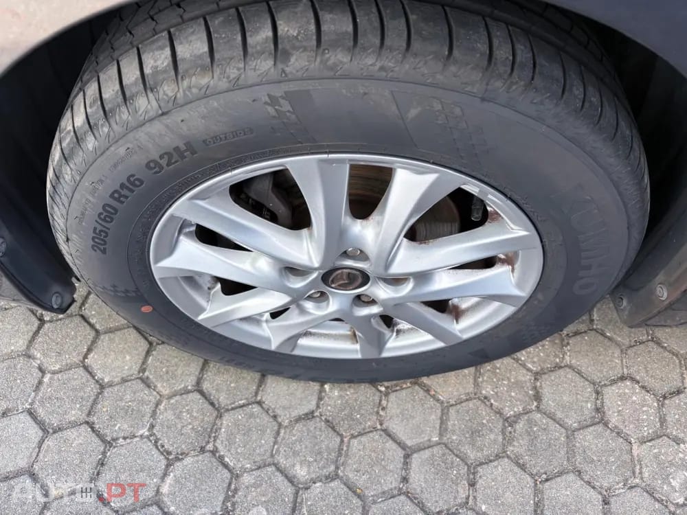 Mazda 3 1.5 Sky-G Evolve HS Navi