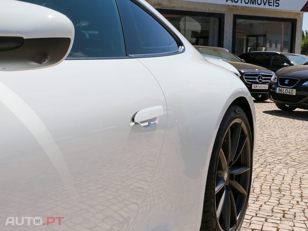 Porsche 992 Carrera PDK