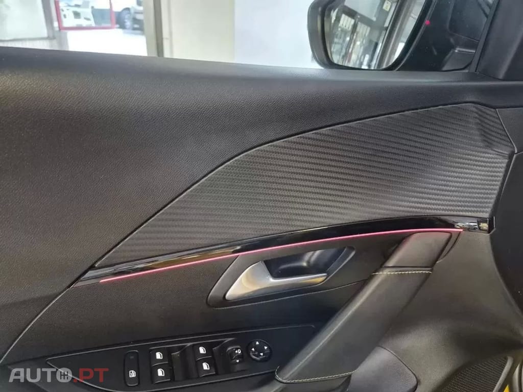 Peugeot E-208 50 kWh GT